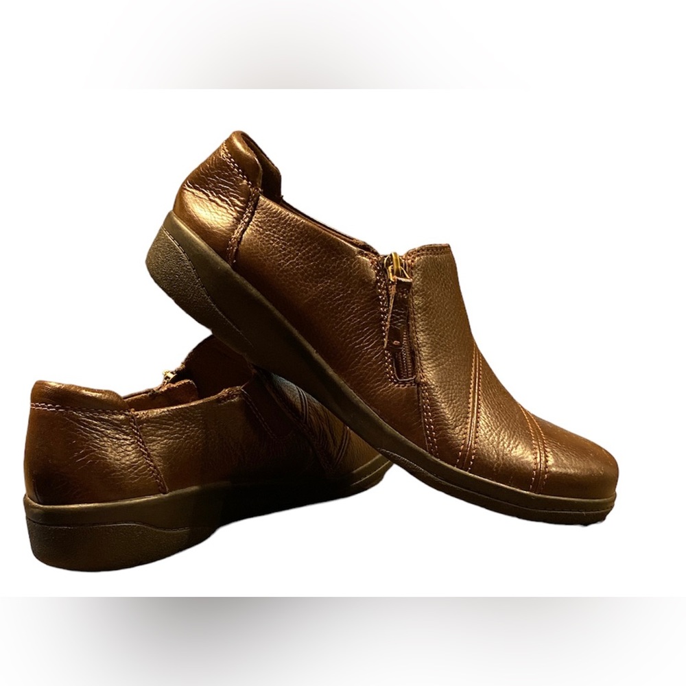 Clark’s women’s Leather Uppers Zipper Soft cushion soles loafers